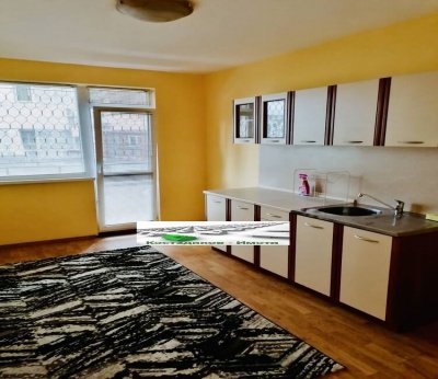Тристаен апартамент, Пловдив, Център 2